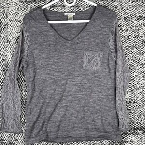 Avalin Long‎ Sleeve V Neck Shirt Womens Medium Lace Sleeves Pocket Gray